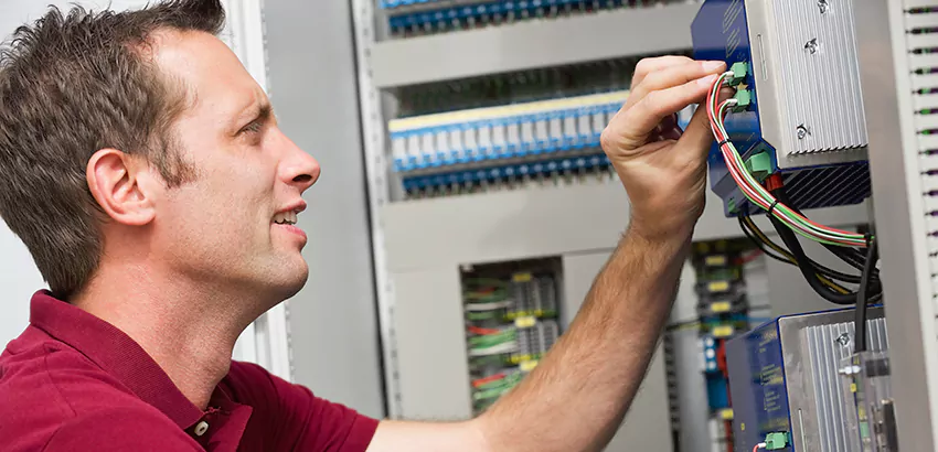 Offshore and Petroleum Facility Electrician in Ames